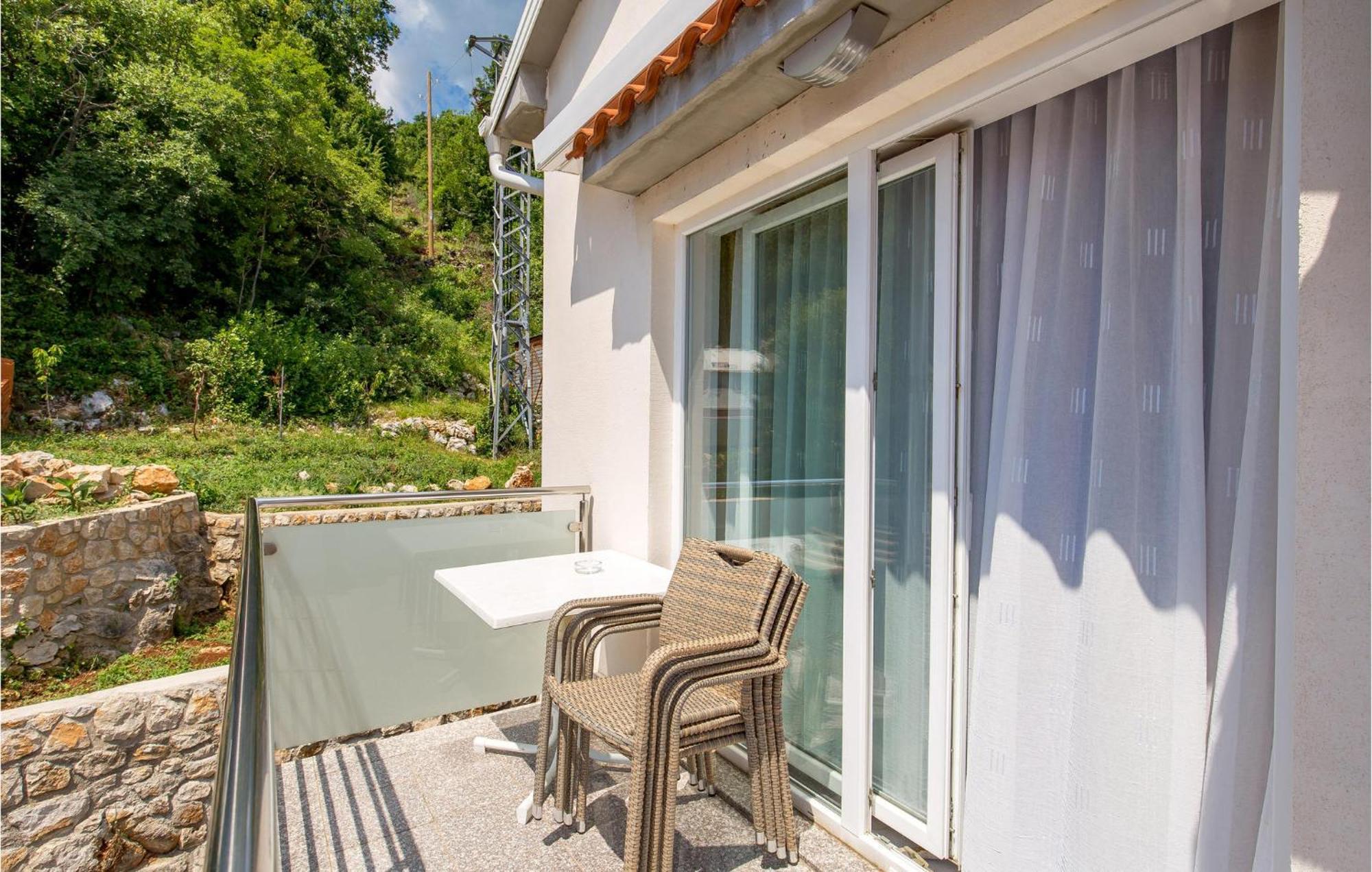 1 Bedroom Gorgeous Apartment In Mošćenička Draga Екстериор снимка
