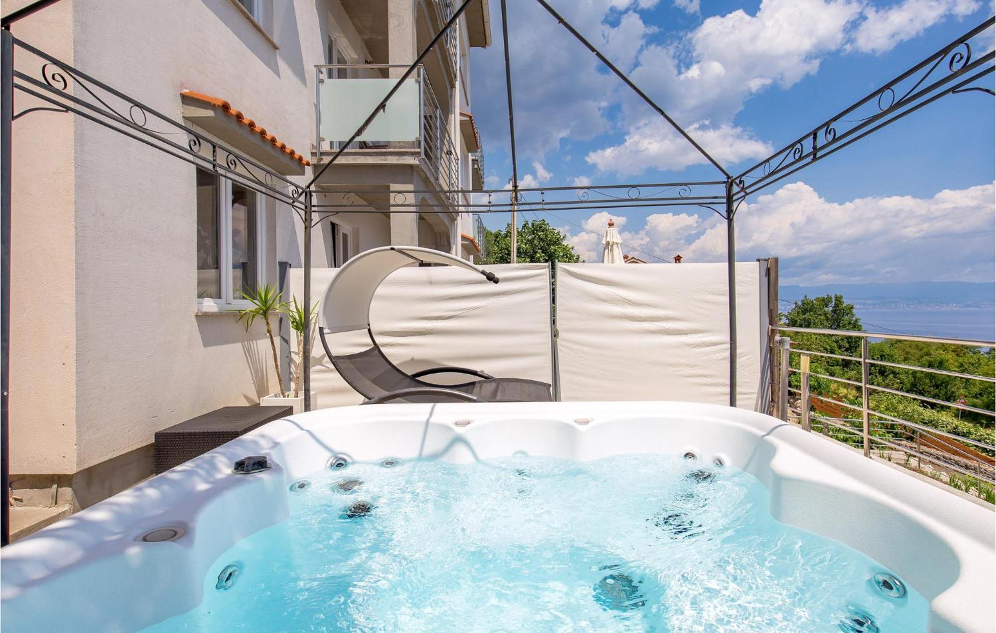 1 Bedroom Gorgeous Apartment In Mošćenička Draga Екстериор снимка