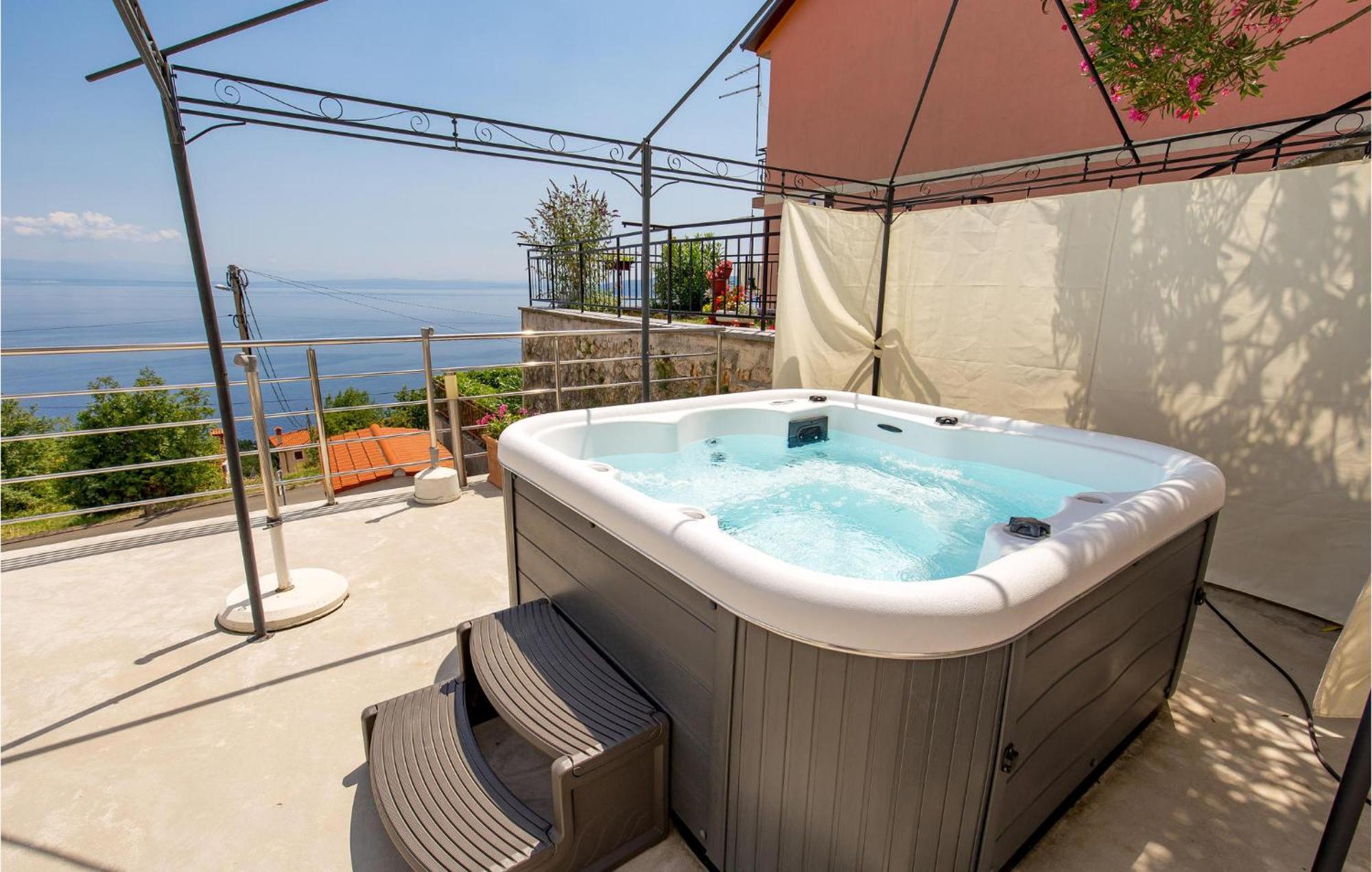 1 Bedroom Gorgeous Apartment In Mošćenička Draga Екстериор снимка